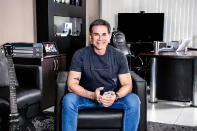 Ex-Rocker Cria Império em Software: A Incrível História da Sankhya!