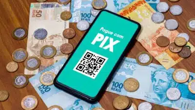 Pix quebra recordes com 13º e Black Friday: transações explodem no sistema!