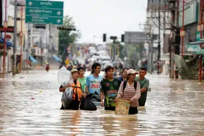 Inundações Devastadoras na Ásia: Milhares de Mortos e Crise Humanitária em Sri Lanka e Indonésia