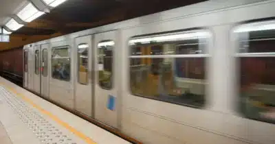 Metrô de SP Revoluciona Pagamentos: Cartões de Crédito em Catracas!