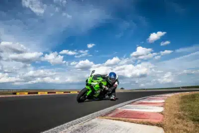 Pilotos de Teste de Pneus: A Ciência Secreta por Trás da Sua Performance!