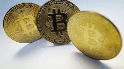 Bitcoin Cai Acima de US$ 90 Mil e Mercado Cripto em Crise!