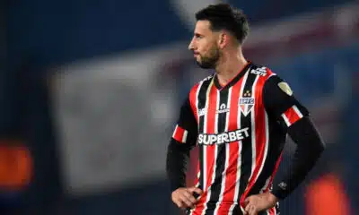 São Paulo Sofre Banimento de Transferências da Fifa e Reformula Elenco em 2025