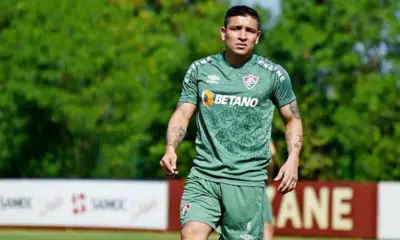 Mario Pineida: Lateral Equatoriano Vítima de Ataque Fatal em Guayaquil Chocará Futebol Mundial