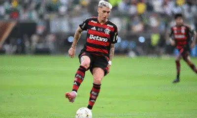 Flamengo conquista título histórico com atuação destaque de Danilo e Varela!