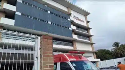 Aluno de 15 anos atira em escola de Fortaleza: feridos e adolescente detido