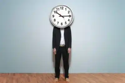 Steven Rogelberg: Reuniões Produtivas Começam com Perguntas Estratégicas em 2025