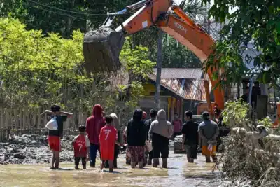Indonésia, Sri Lanka e Tailândia: Mil Mortos em Enchentes Devastadoras – Urgente Ajuda Necessária