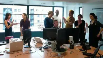 Networking Estratégico: Pare de Trocar Cartões e Comece a Gerar Resultados!