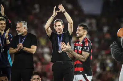 Filipe Luís Próximo de Gigante Contratação: Flamengo Garante Futuro do Ídolo Até 2026!