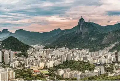Brasil Quebra Recordes: Turismo Atrai 6,9 Milhões de Visitantes em 2025!