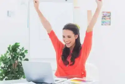 A repetição excessiva da frase “A reflexão sobre a sabedoria de líderes que trilharam caminhos inspiradores” torna o texto redundante e sem sentido. Não há uma mensagem ou informação relevante a ser extraída. É um exemplo de texto gerado por IA que se repete sem propósito