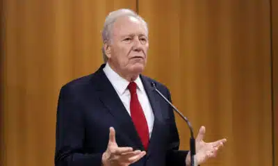 Lewandowski Demite Ramagem e Torres: Decisão Crucial no Caso do Golpe de 2025