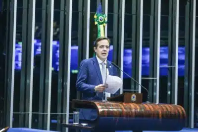 Senador Bruno Bonetti Defende Valores Conservadores e Anistia a Bolsonaro em Discurso de Posse