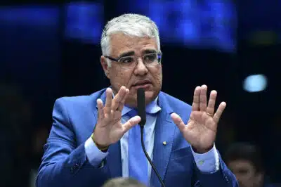 Senador Girão Busca Apoio Urgente nos EUA contra ‘Ditadura da Toga’