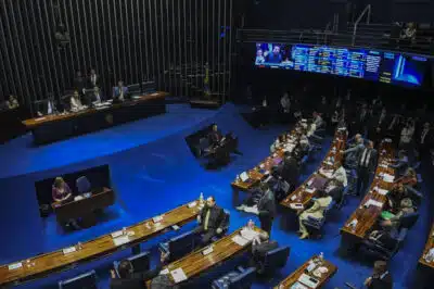 Senador Girão Acelera CPI no Master: Investigação em Rota no Congresso!