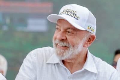 Lula em Nova Cirurgia: Saúde do Presidente Abala e Impacto em Agenda!