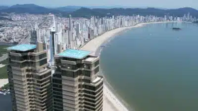 Litoral de Santa Catarina: Mercado Imobiliário Explode e Supera São Paulo em 2025!