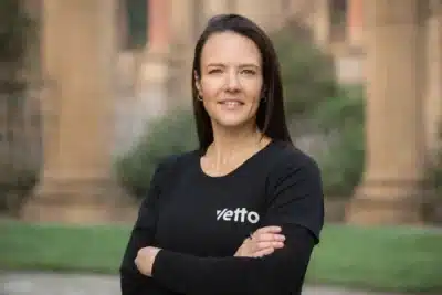 Vetto AI Recruta Viajantes para Criar IAs de Turismo Personalizadas – R$100/hora!