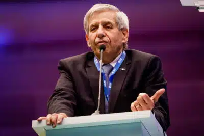 Cabeleireira Acessa Residência do General Heleno Após Autorização do STF!