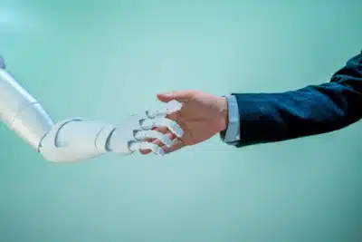 IA no Trabalho: Novo Conselheiro Virtual Ameaça ou Aliado Estratégico?