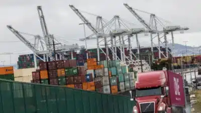 EUA: Crescimento Econômico Surpreende e Acelera em 2025 – Análise Impactante!