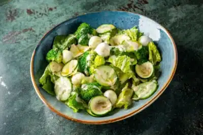 Saladas Proteicas: Explosão de Sabor e Nutrição para 2026!