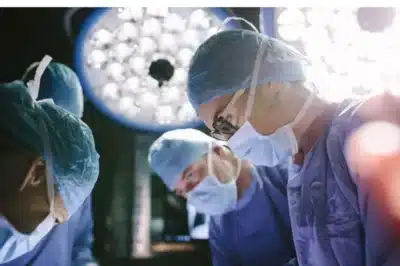 IA Revoluciona Diagnósticos e Tratamentos em Hospitais Chineses: Avanços e Desafios na China