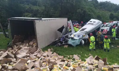 Carreta e Van Envolvidas em Acidente Fatal na BR-116 Suspeito de Crime!