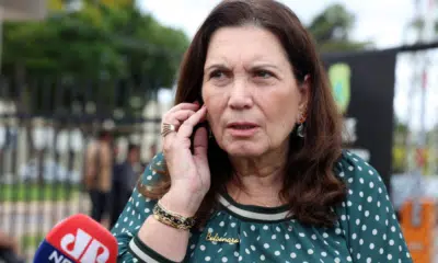 Bolsonaro em Risco: Deputada Acusa Atraso no Atendimento Médico e Ameaça à Vida!