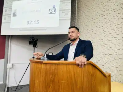 Denúncia Revela Manipulação na Política: Um Alerta Urgente