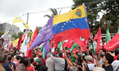Manifestação em SP Reivindica Fim da Intervenção EUA na Venezuela e Liberdade de Maduro!