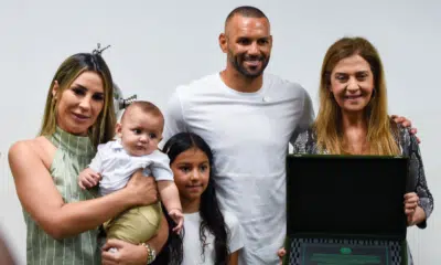 Grêmio Fecha Negócio Estratégico: Weverton é o Novo Goleiro para 2026!
