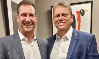 Tarcísio Freitas nomeia novo secretário após críticas e mira na eleição de 2026!