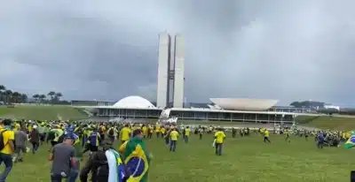 Lula planeja comemoração polêmica de 3 anos da invasão das sedes em Brasília!