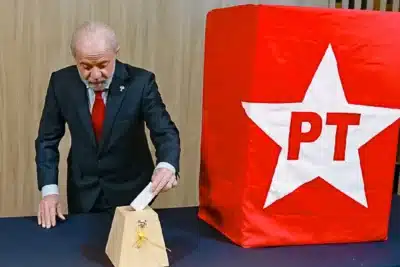 PT Intensifica Ações Legais Contra Direita e Acusa Traição: Lula em Alvo!