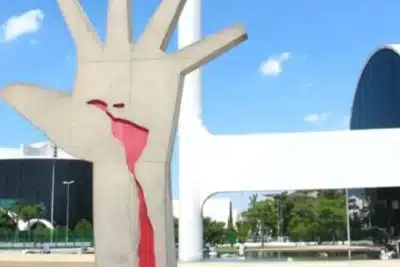 Dívida Latino-Americana em Alerta: Crise Fiscal Ameaça Economias da Região!