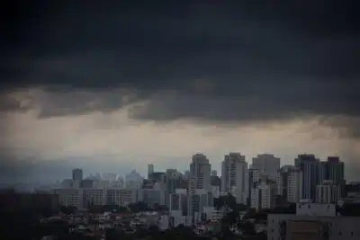Frente Fria Devasta São Paulo: Alerta Máximo por Chuvas, Alagamentos e Deslizamentos!