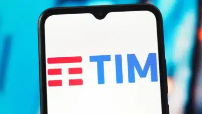 TIM Explosão: Lucro Recorde e Acordo Estratégico de R$ 950 Milhões!