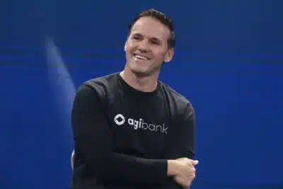 Agibank: Novo Bilionário no Brasil! Testa Brilha com Investimento