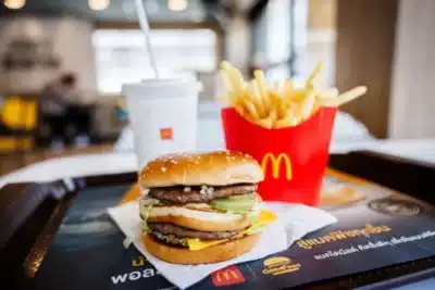 McDonald’s Responde ao Boom de GLP-1: Novos Cardápios em Teste!