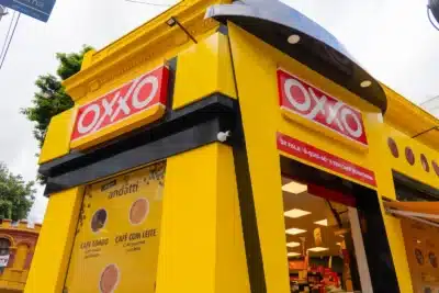 Femsa Domina Oxxo: Gigante Mexicana Assume Controle Total das Lojas!