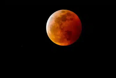 Lua de Sangue: Espetáculo Astronômico Único Irá Marcar o Céu Brasileiro!