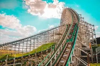 Mulheres pagam R$ 1 no Hopi Hari: promoção imperdível para o Dia Internacional da Mulher!