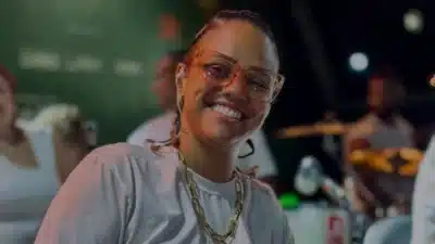 Laísa Lima Faz História ao Liderar Bateria Solo no Carnaval do Rio!