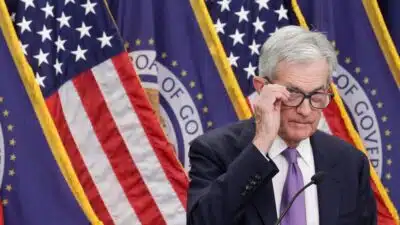 Fed em alerta: Guerra no Irã ameaça inflação e corte de juros dos EUA