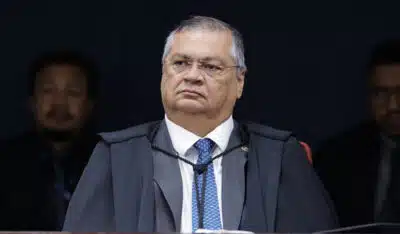 STF Suspende Aposentadoria Punitiva de Magistrados: Decisão Surpreende!