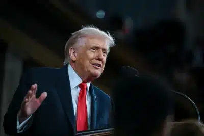 Trump Prorroga Ataques Contra Irã em Nova Tentativa de Acordo Urgente