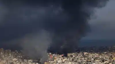 Mercado em Crise: Ibovespa Plungem e Dólar Dispara com Guerra no Oriente Médio