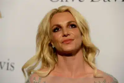 Britney Spears Detida por Dirigir Ebrio na Califórnia: Crise e Libertação da Ícone!